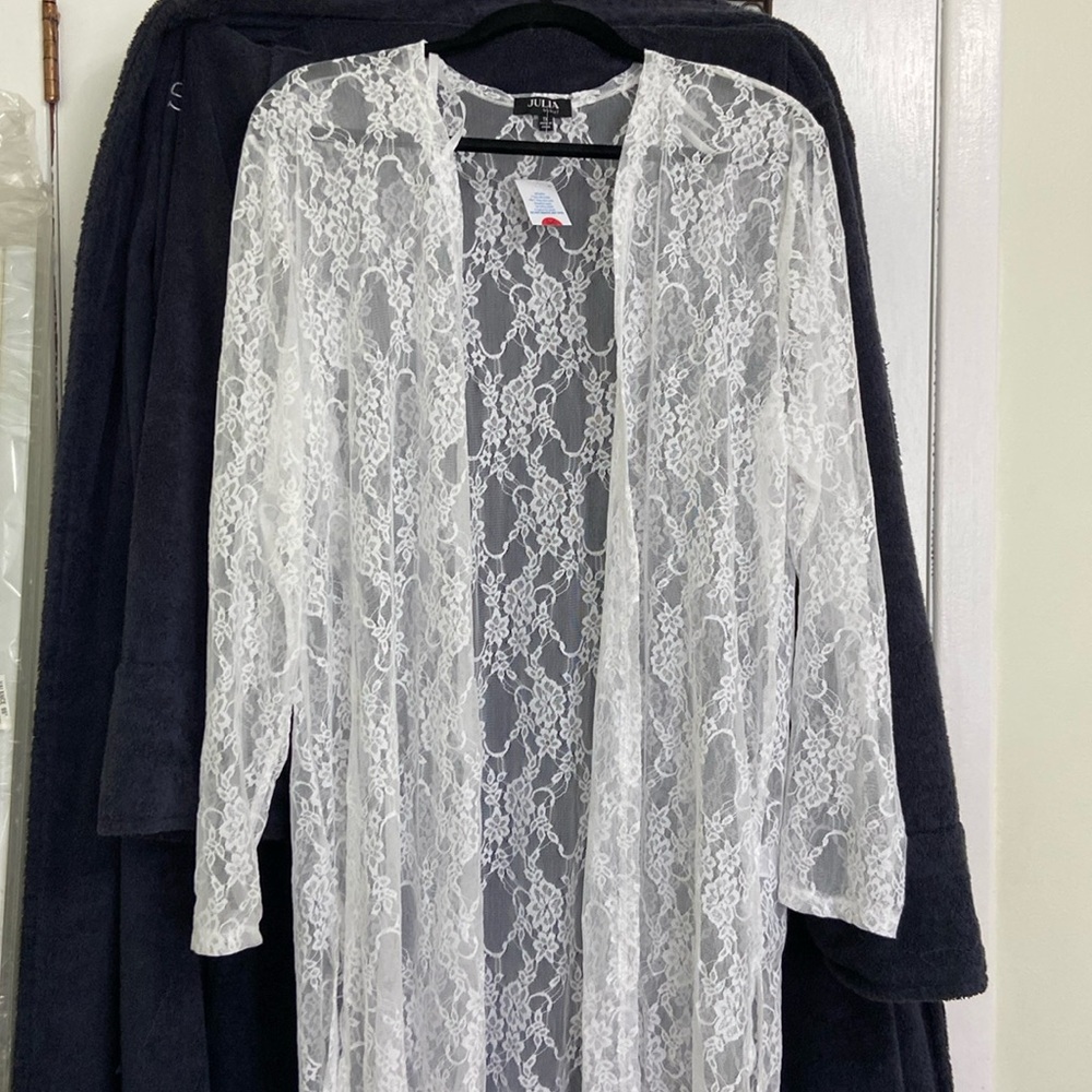 Lace Duster in White